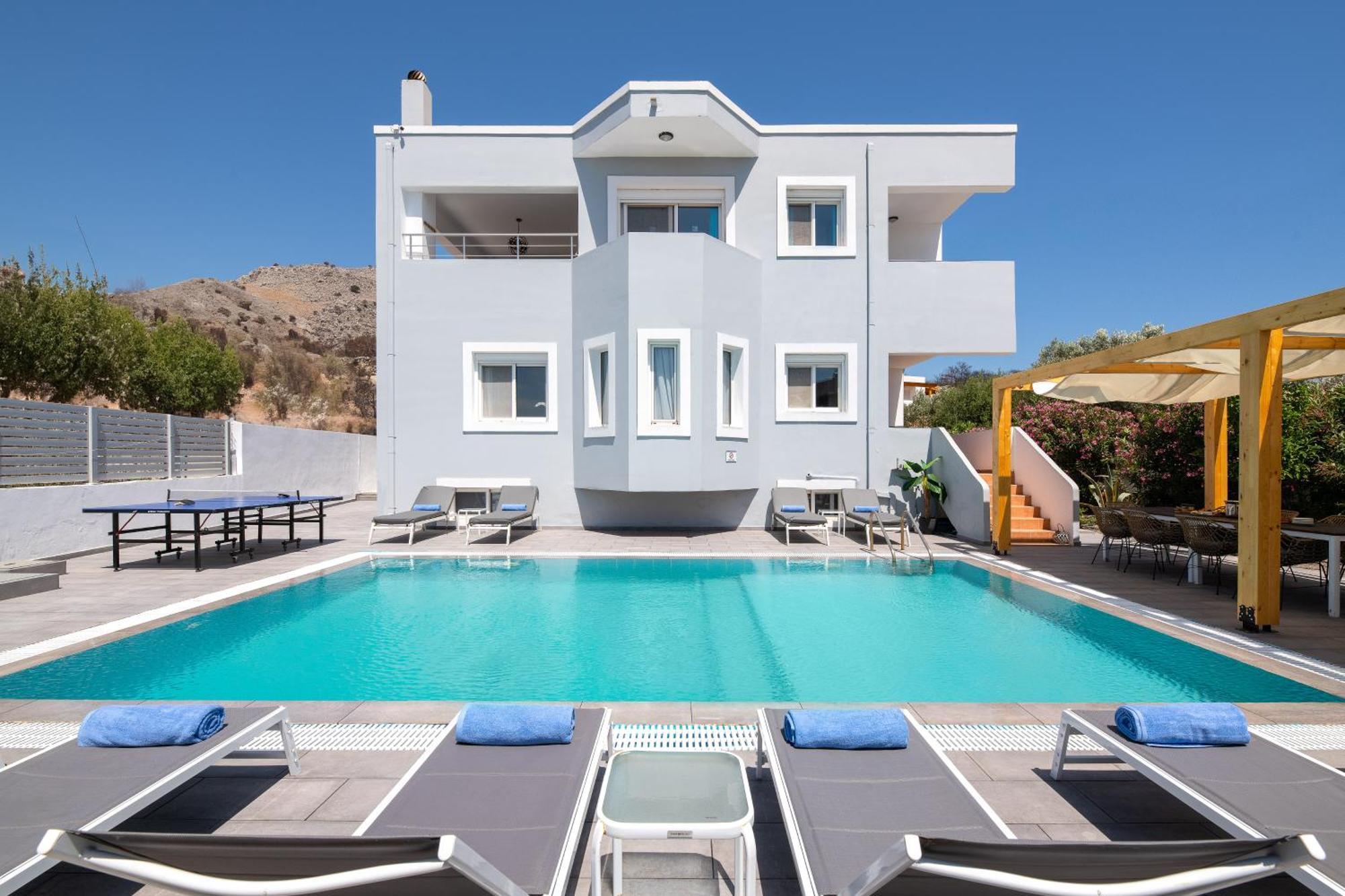 Bella With Private Pool And Hot Tub Вилла Лардос